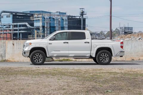 2.5-3 Inch Leveling Lift Kit 07-20 Tundra 2WD/4WD Rough Country