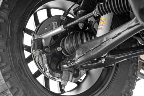 3.5 Inch GM Suspension Lift Knuckle Kit w/Vetex and V2 Shocks (07-13 1500 PU 4WD Cast Steel) Rough Country