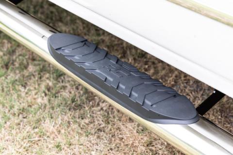 GM Stainless Steel Oval Nerf Step Bars 07-18 GM 1500 / 07-19 2500HD/3500 HD / 19 Classic Crew Cab Rough Country