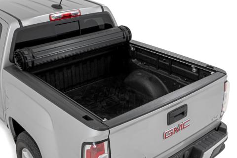 Hard Roll Up Bed Cover 5 Foot Bed Chevy/GMC Canyon/Colorado 2WD/4WD (15-22) Rough Country