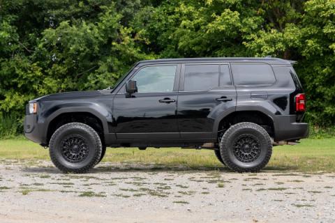 3.5 Inch Lift Kit M1R w/ Rear Shocks Toyota Land Cruiser 4WD (2024-2026) Rough Country