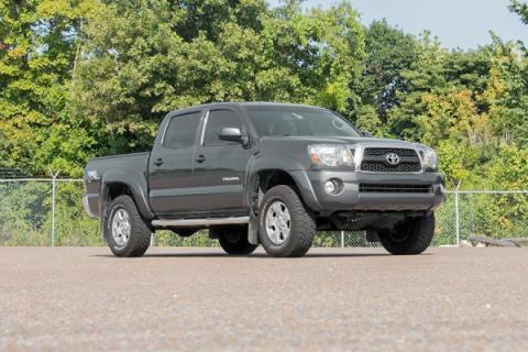 2 Inch Leveling Lift Kit 05-23 Tacoma Red Rough Country