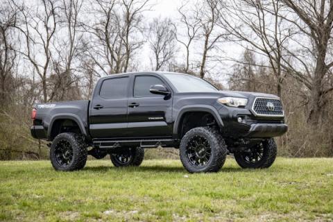 6.0 Inch Toyota Suspension Lift Kit w/ Vertex Shocks (16-20 Tacoma 4WD/2WD) Rough Country