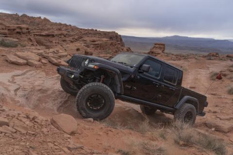 18-On Jeep Wrangler JL &amp; 20-On Jeep Gladiator Front Gen2 Bump Stop 2.0 Series IFP 2.00 Inch Travel 10.00 Inch Ext Kit FOX
