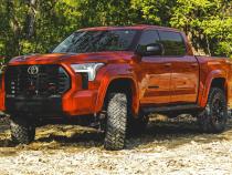 Oval Nerf Steps Crew Cab Black Toyota Tundra 2WD/4WD (22-23) Rough Country