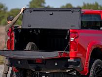 Hard Tri-Fold Flip Up Bed Cover 6 Foot 7 Inch Bed Chevy/GMC Sierra 1500 (19-26)/Silverado 1500 (19-26) Rough Country