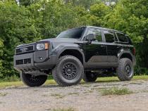 3.5 Inch Lift Kit M1R w/ Rear Shocks Toyota Land Cruiser 4WD (2024-2026) Rough Country