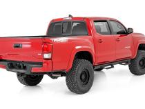 3.5 Inch Toyota Vertex Bolt-On Lift w/Rear Leaf Springs 05-21 Toyota Tacoma Rough Country