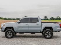 Nerf Steps Cab Length Crew Cab 5 Foot Bed Toyota Tacoma 2WD/4WD (05-23) Rough Country